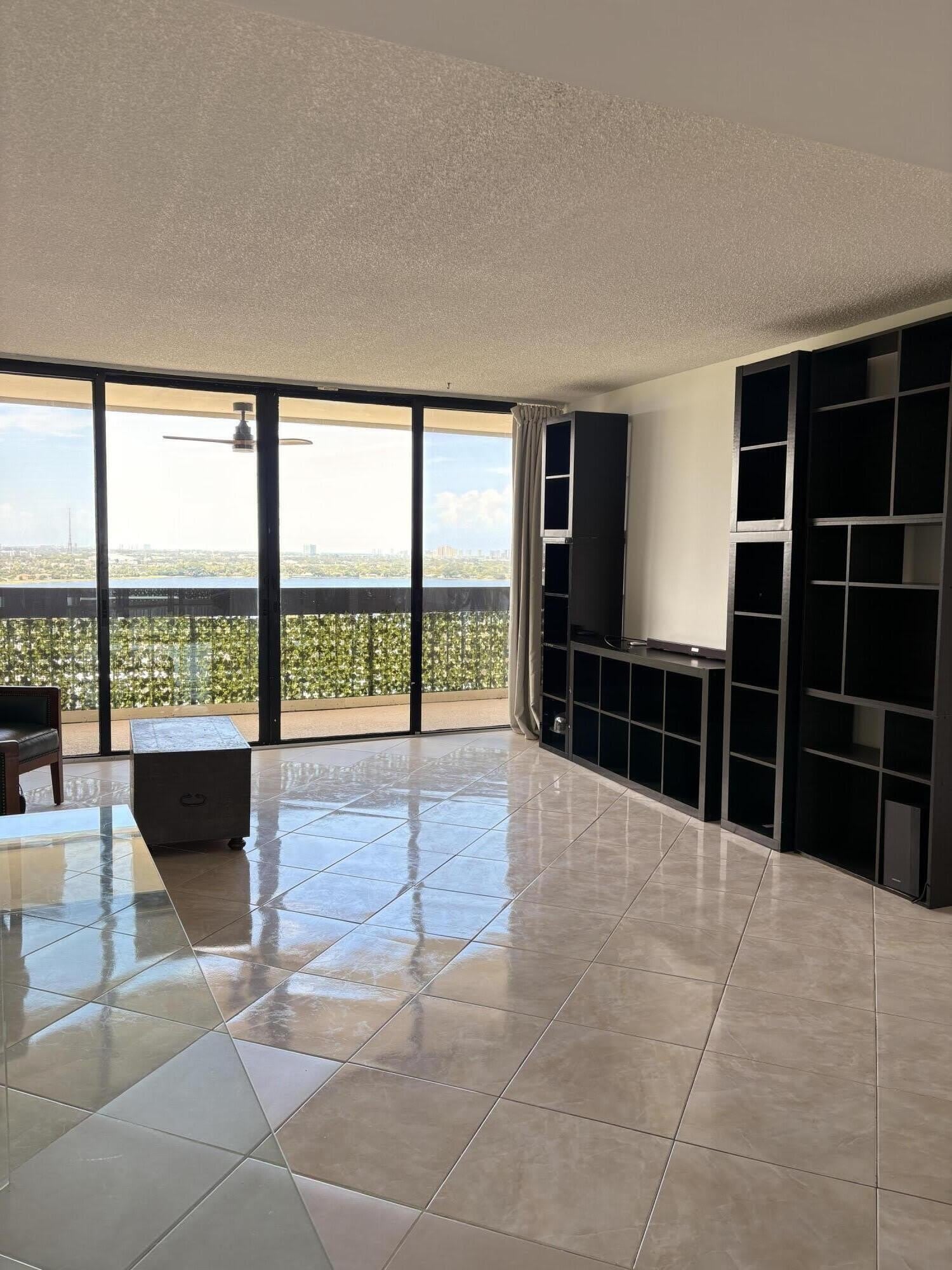 2400 Presidential Way – photo 4