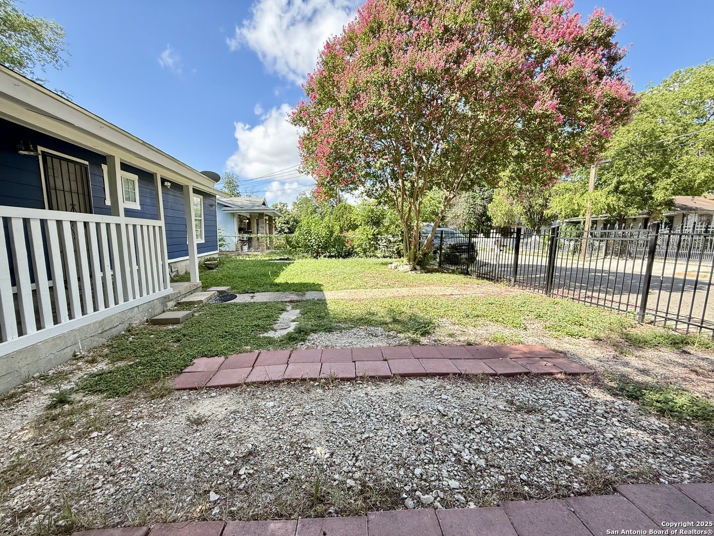 230 S SAN GABRIEL AVE – photo 4