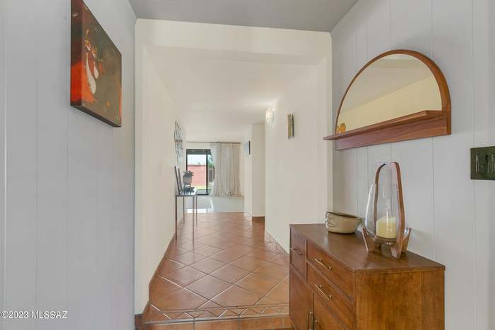 East- 3 bedroom/ 2 bathroom home with sparkling pool! – photo 3