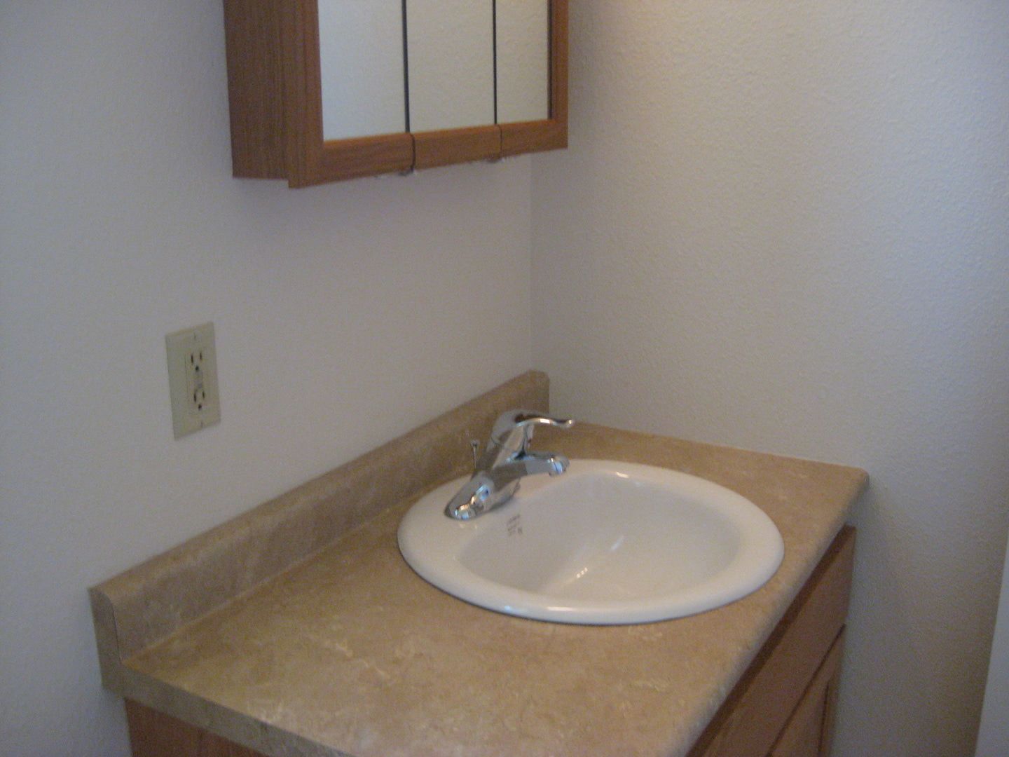 Three Bedroom Town House Style Condo – photo 2