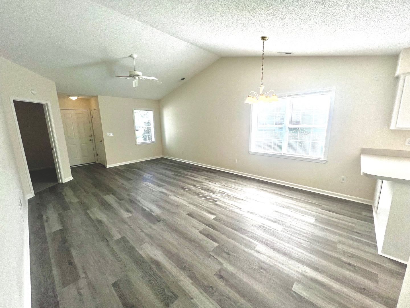 Charming Renovated Home in Forest Park – photo 5