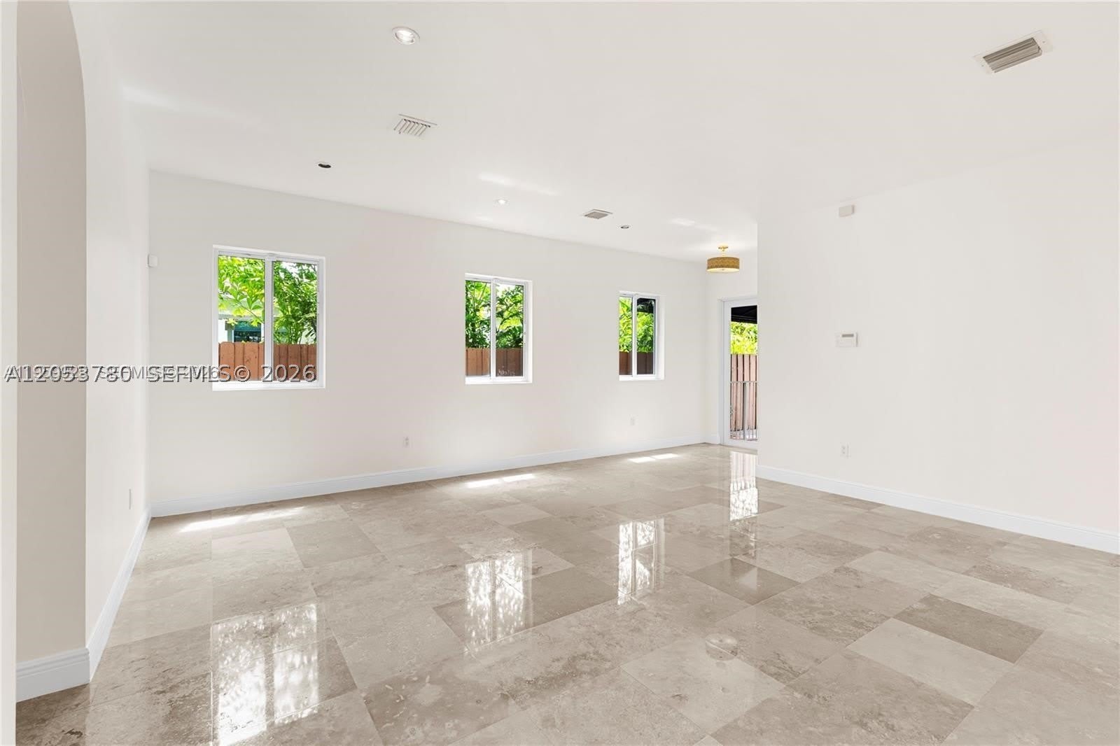 4023 SW 10th St – photo 4
