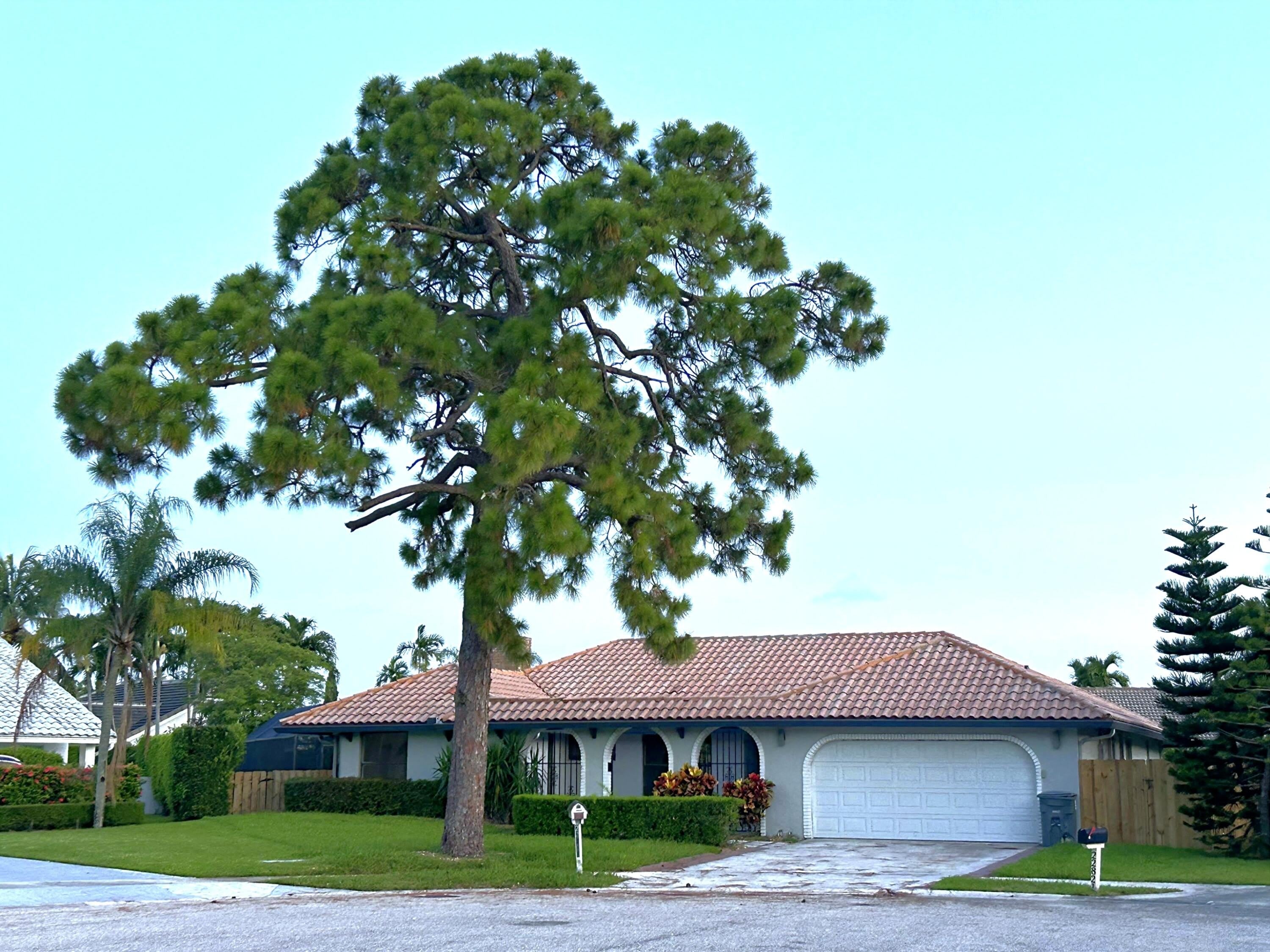 22822 Pinewood Court – photo 1