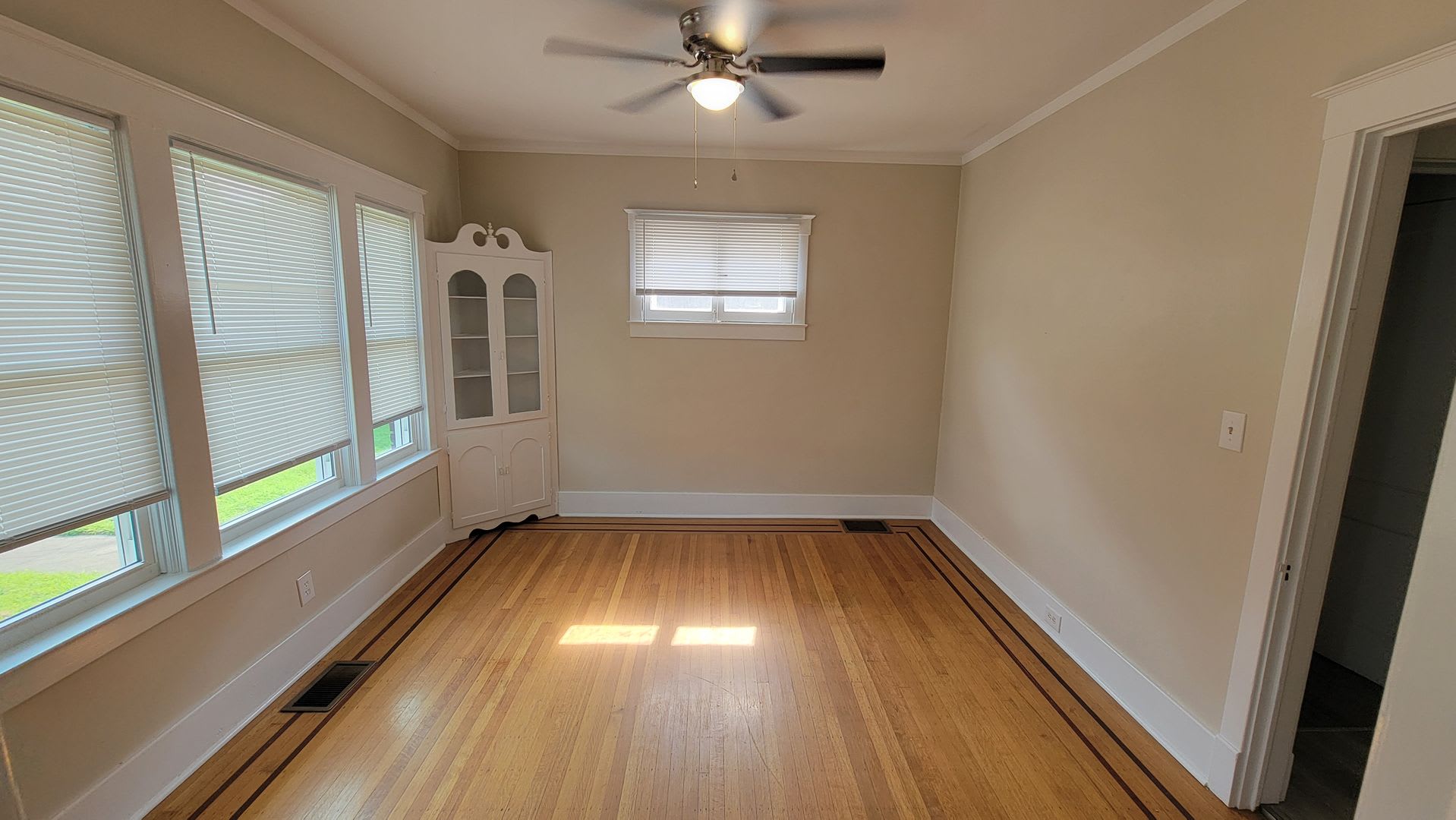 2BR/2BA Near UofL – Private Lower-Level Suite, Washer/Dryer, Pet-Friendly – photo 3