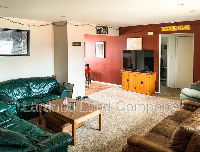 1011 West Curtis Street – photo 3