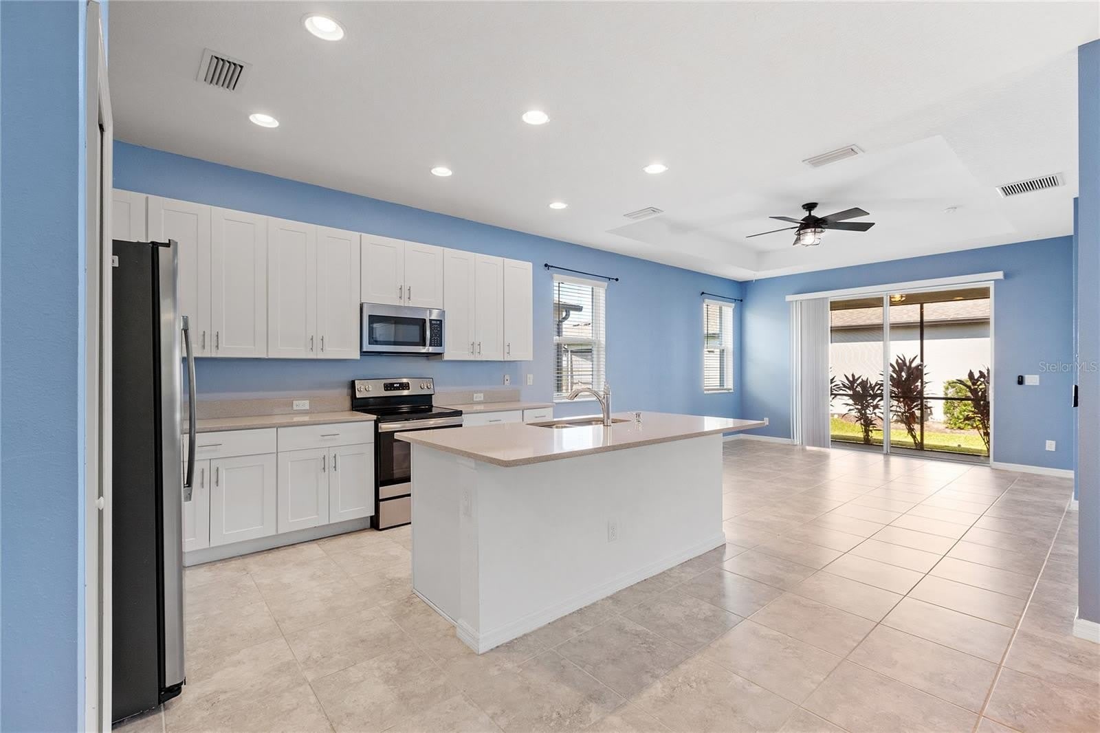 8561 WHISPERING Street – photo 4