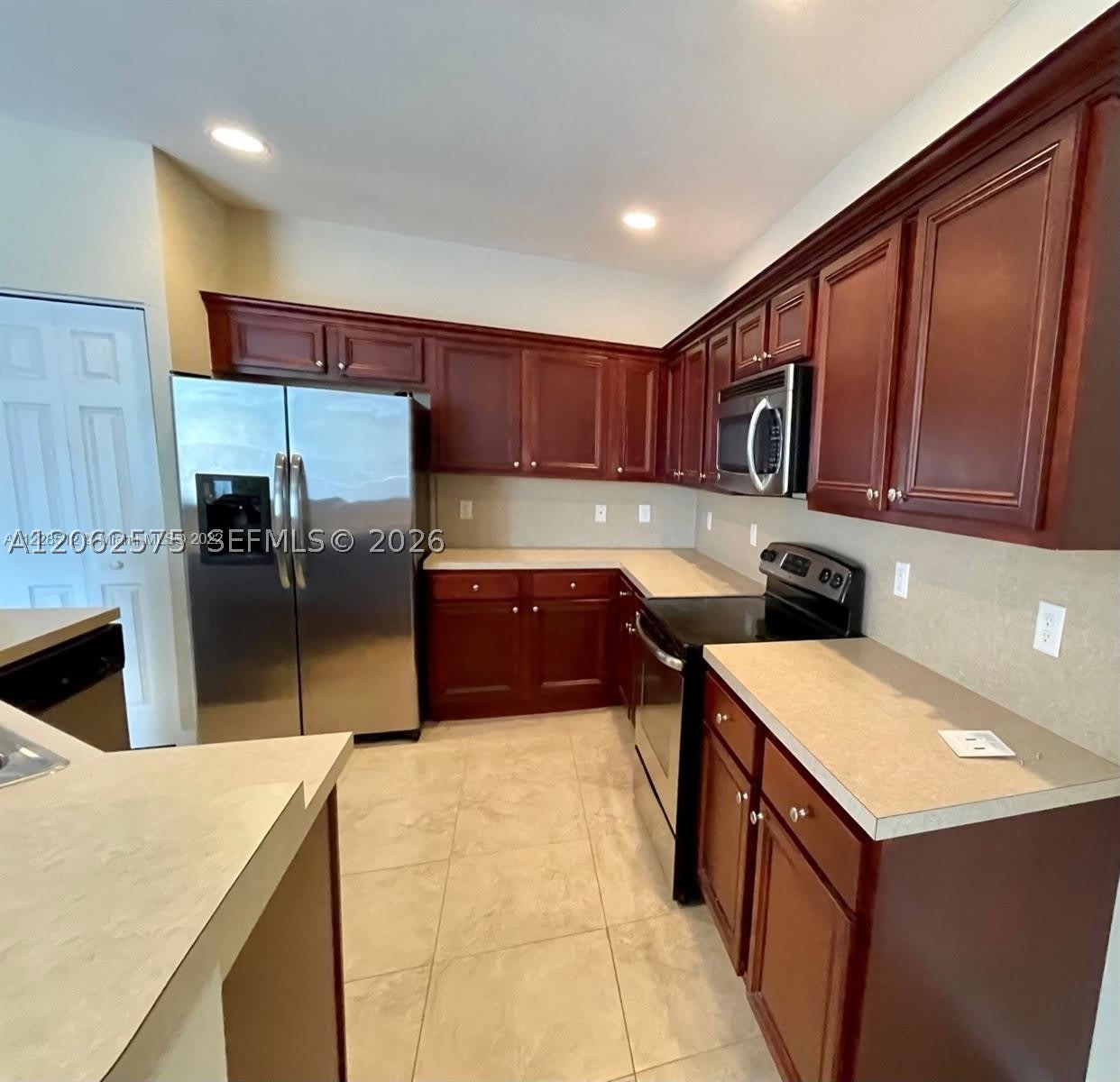 1015 NE 208th St – photo 3
