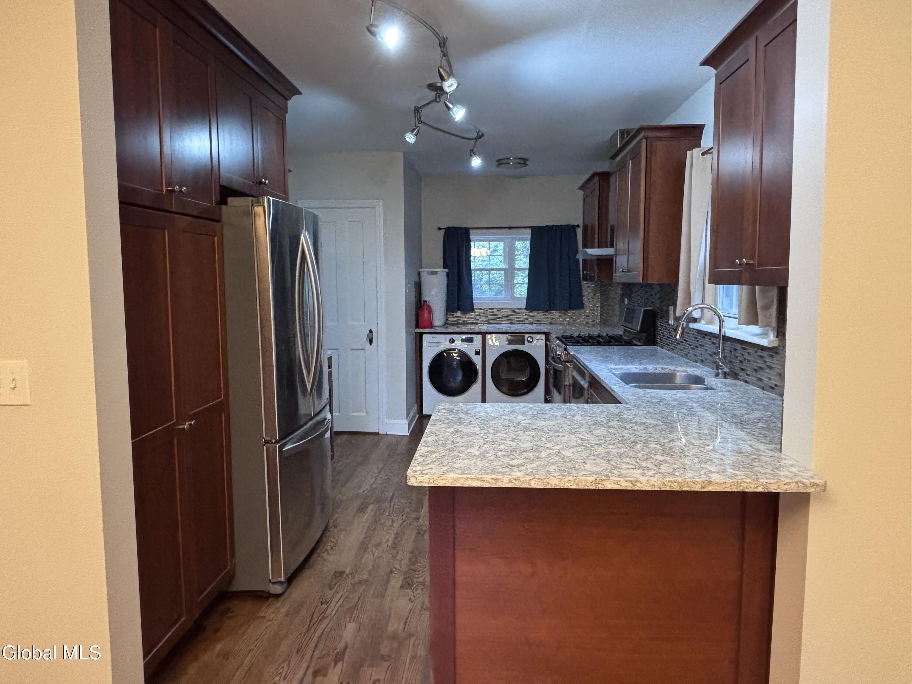 1422 Regent Street – photo 5