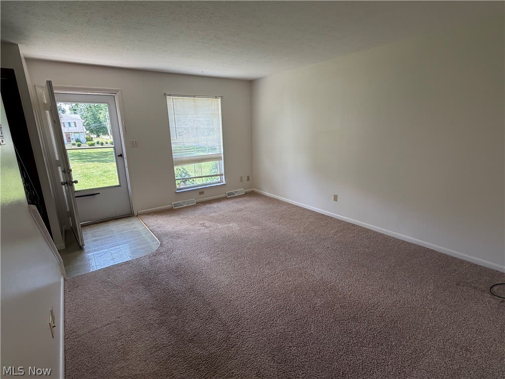 672 Loomis Avenue – photo 3