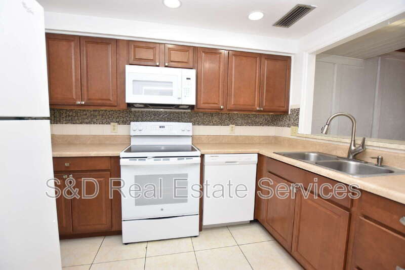 2221 9Th St Se – photo 2