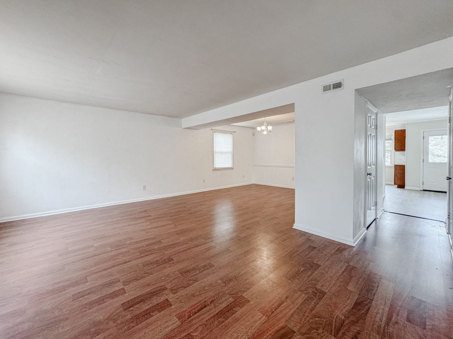 Va Beach Renovated And Move In Ready 4Br 2 1 2 Ba 2005 S F Cul De Sac Fenced In Yard Rock Creek Community Amenities – photo 3