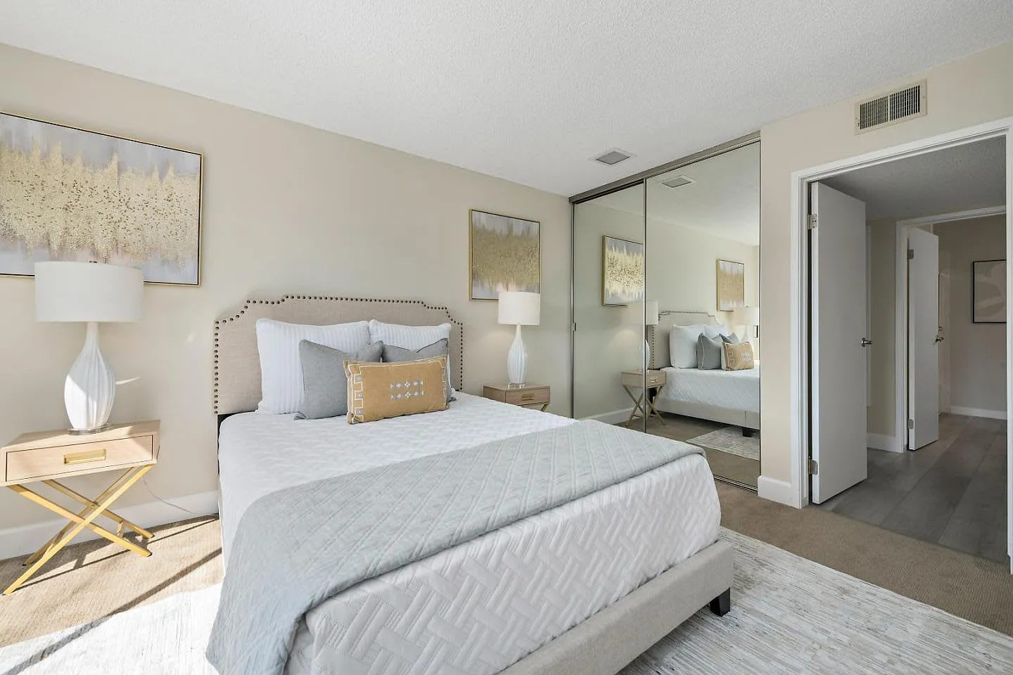 1458 Hudson St Apt 211 – photo 5
