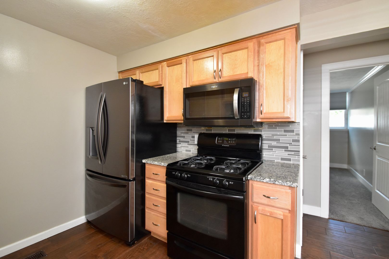 Cute 2 Bed 1 Bath Condo in Bountiful!! – photo 2