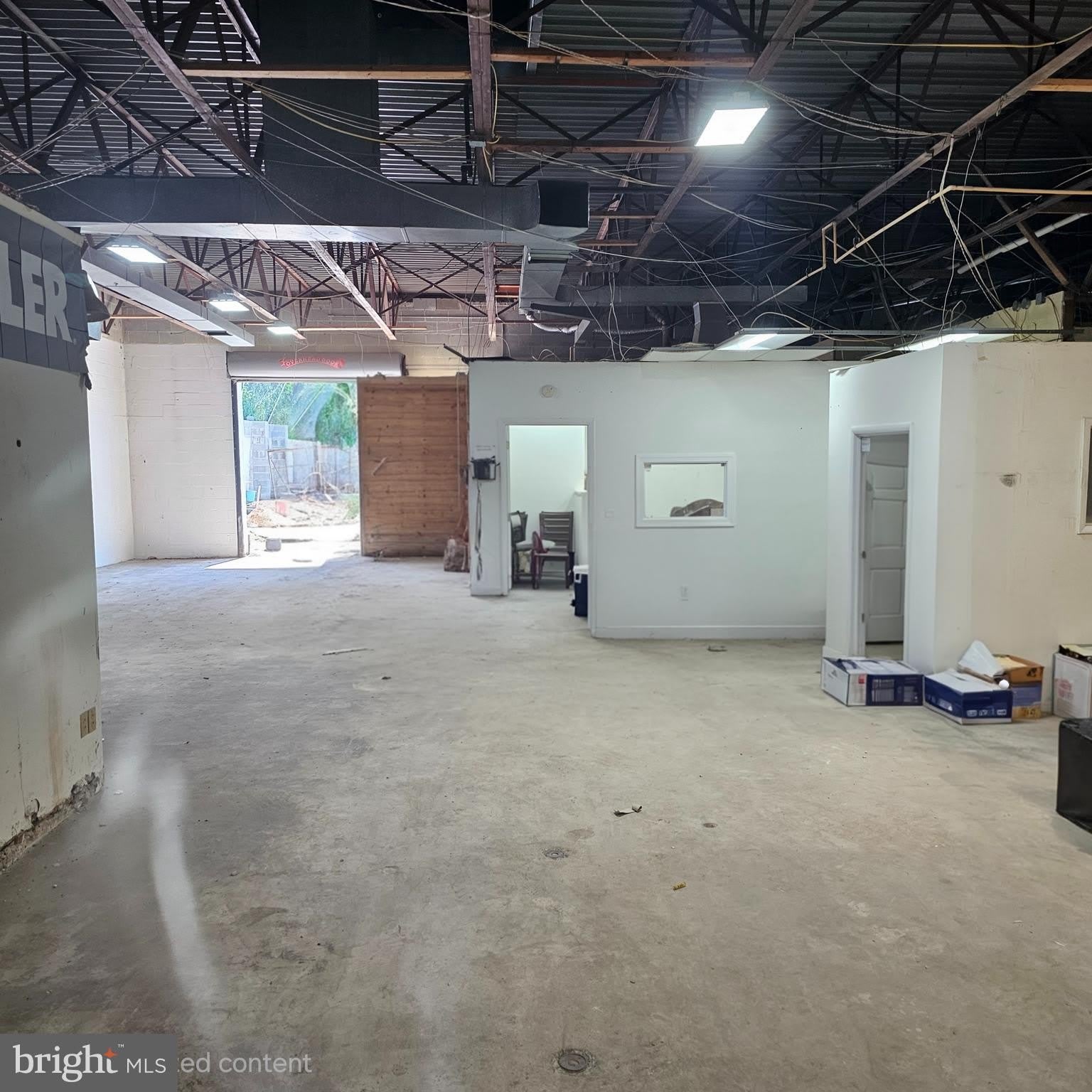 1031 Cromwell Bridge Road – photo 3