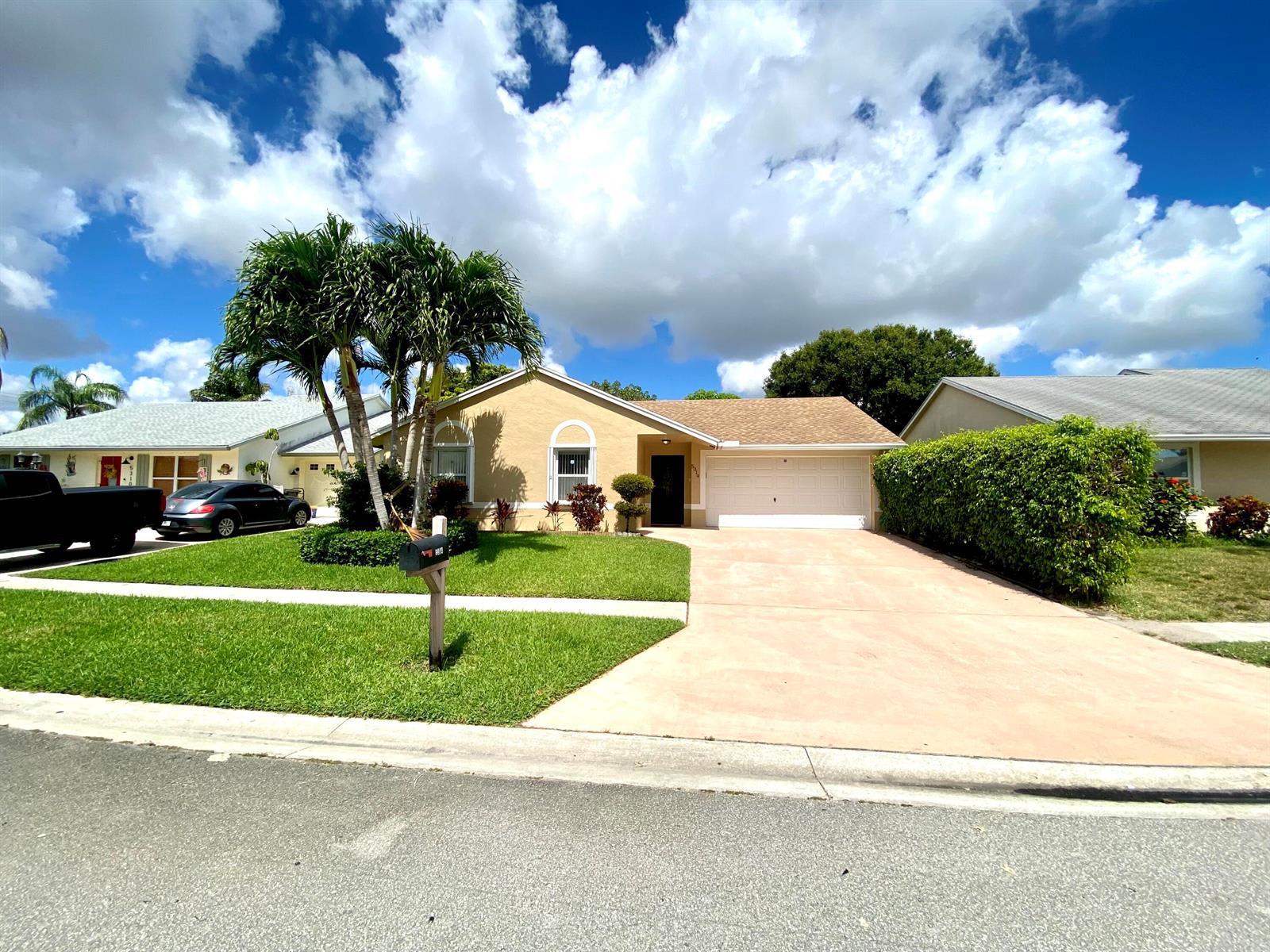 5314 Blueberry Hill Avenue – photo 1