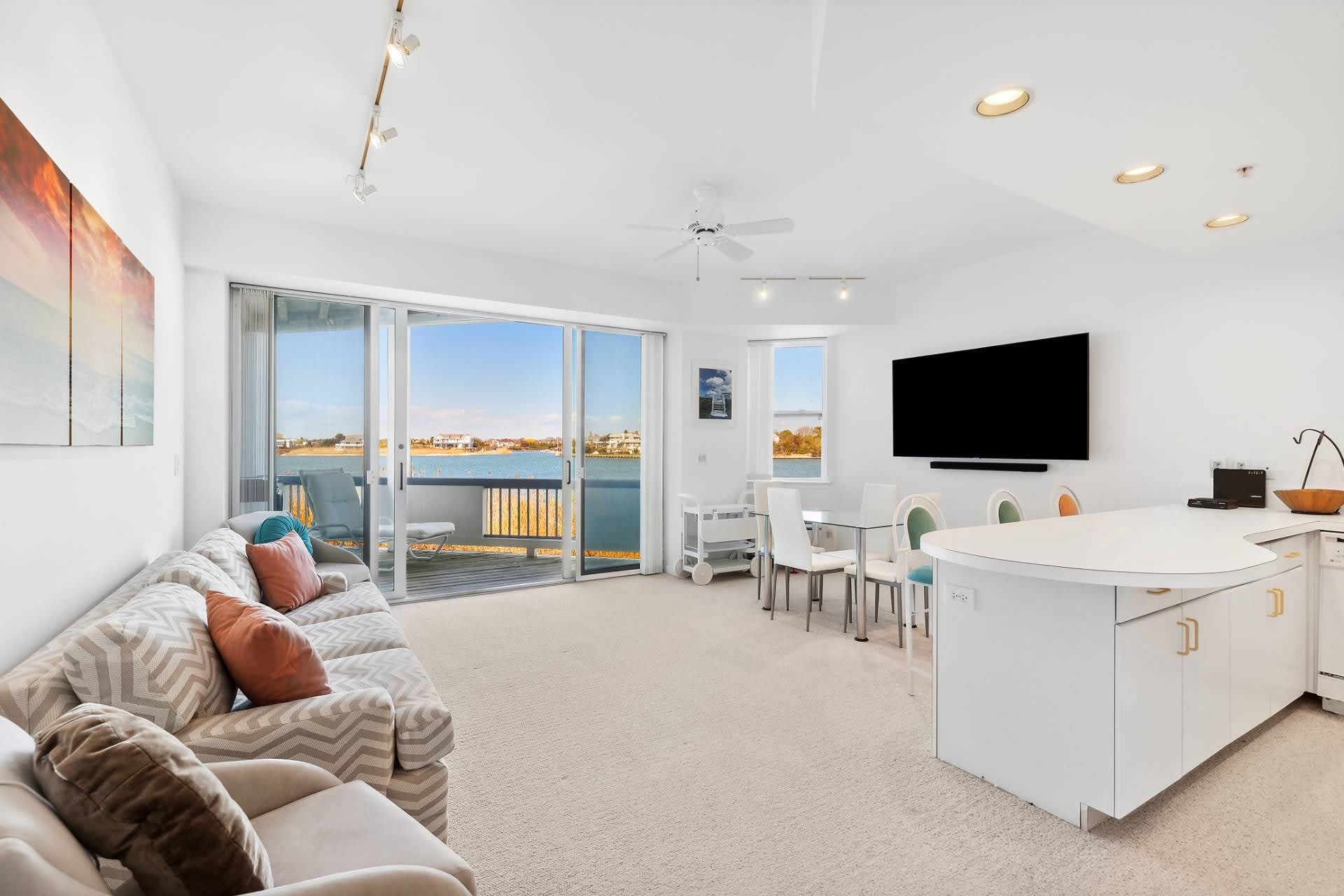 250 Dune Road – photo 3