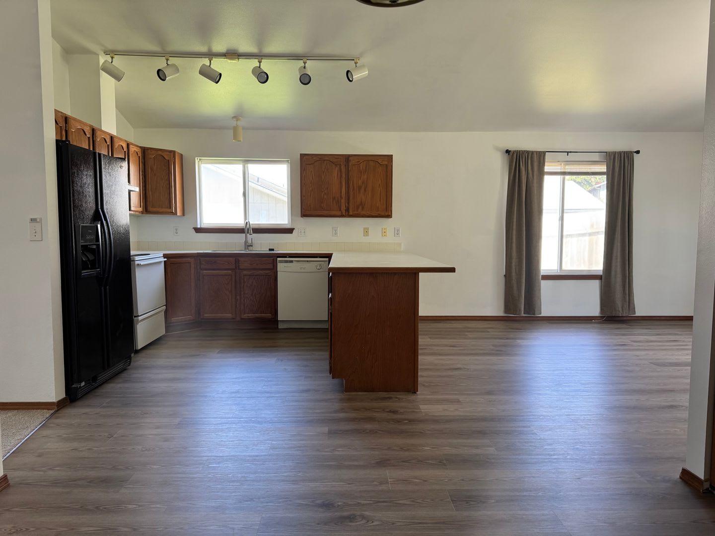 Terraced Estates 3br, 2ba, Dbl garage, Central air – photo 4