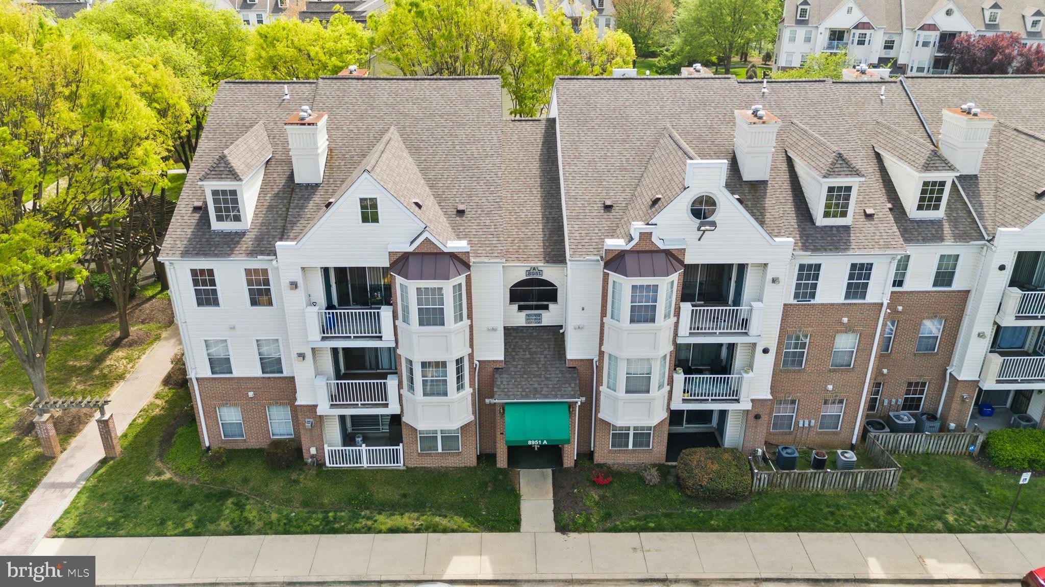 8951 TOWN CENTER Circle – photo 2