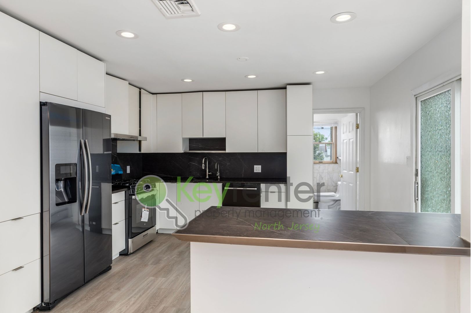 Spacious 4-Bedroom Home in Maywood – photo 3