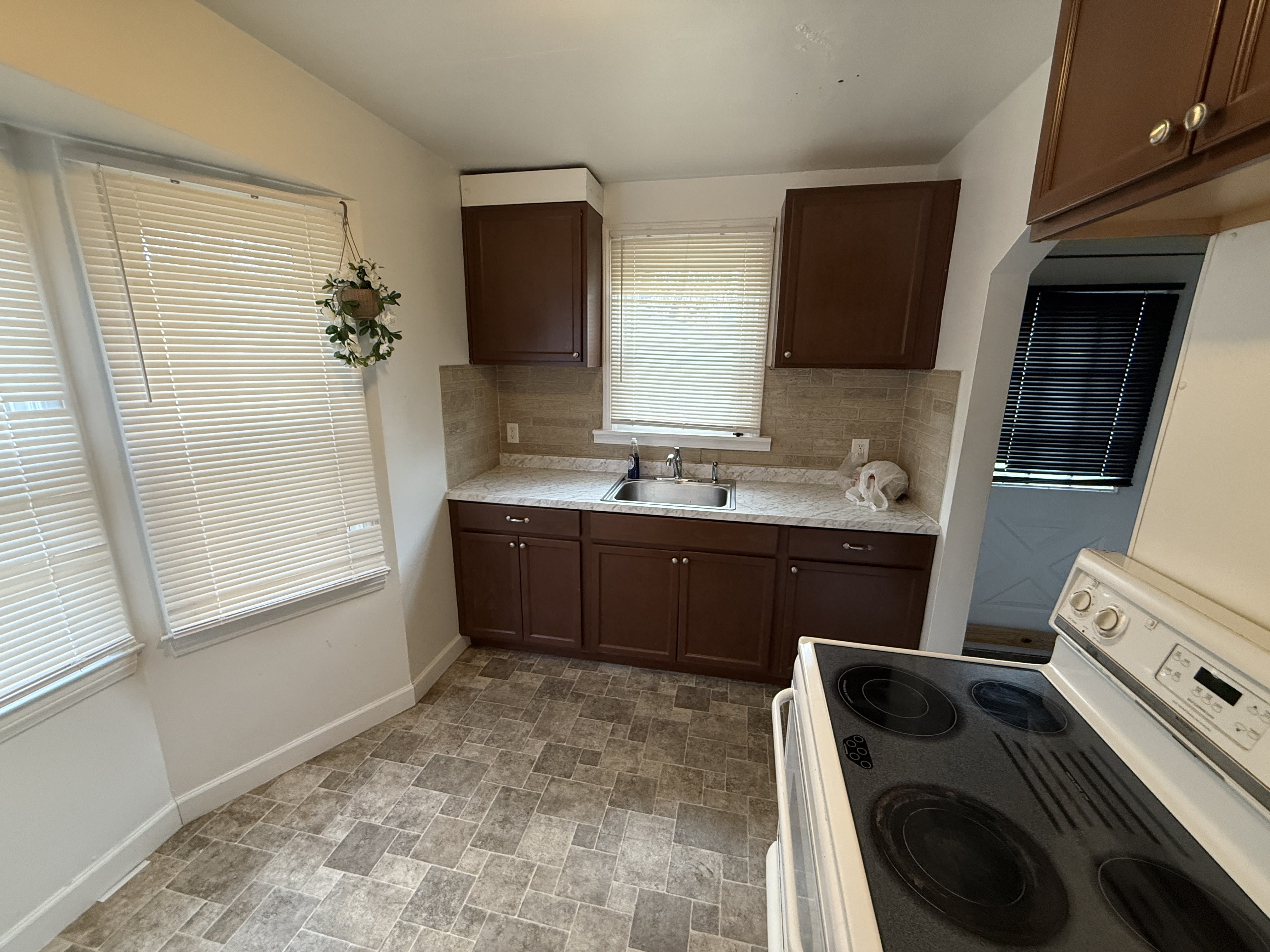18792 Kenosha St – photo 4