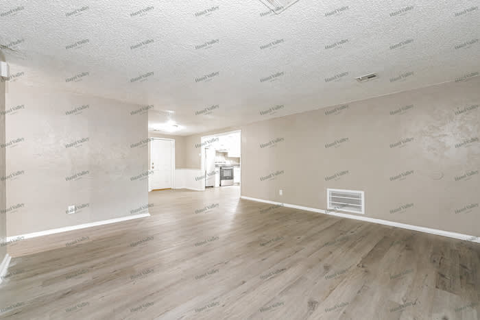 1100 Locust Drive – photo 5