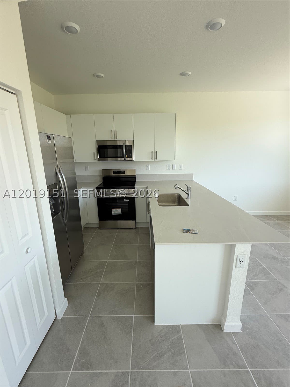 630 SE 15th St – photo 4