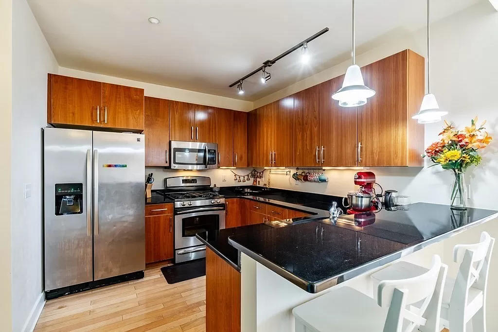 24 Bay State Rd Unit 14 – photo 3