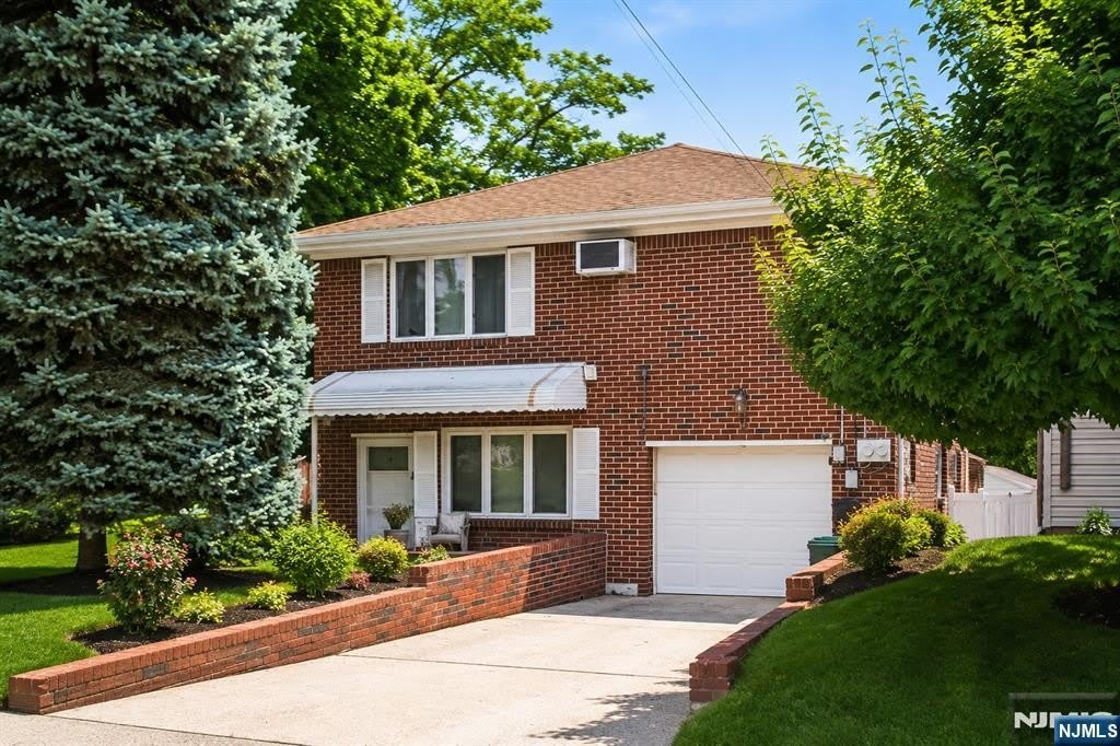 343 Tremont Avenue – photo 1