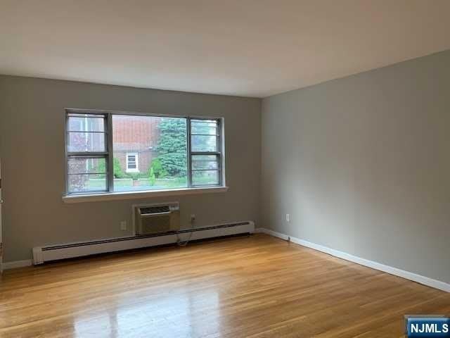 129 131 6Th Street – photo 2
