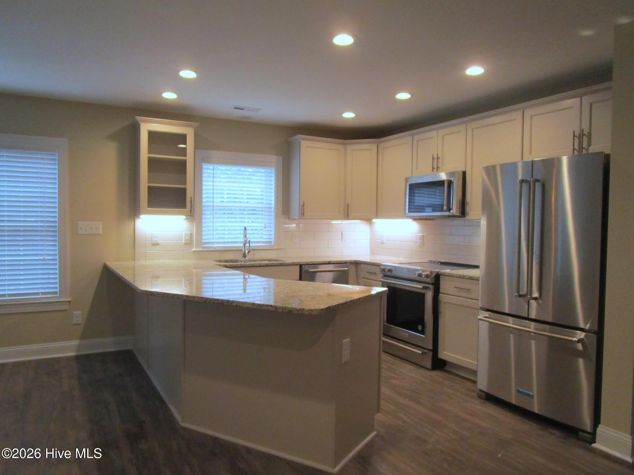 302 Holly Street S – photo 5