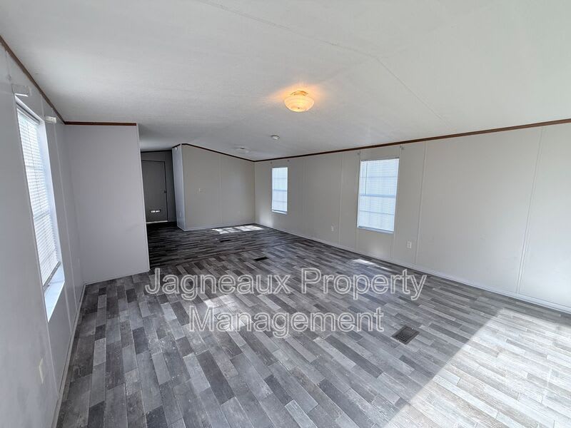 2214 Center St – photo 3