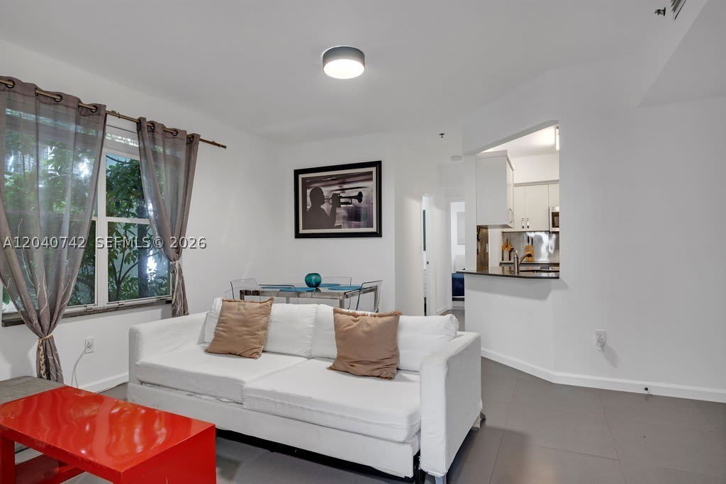 747 Michigan Ave – photo 2