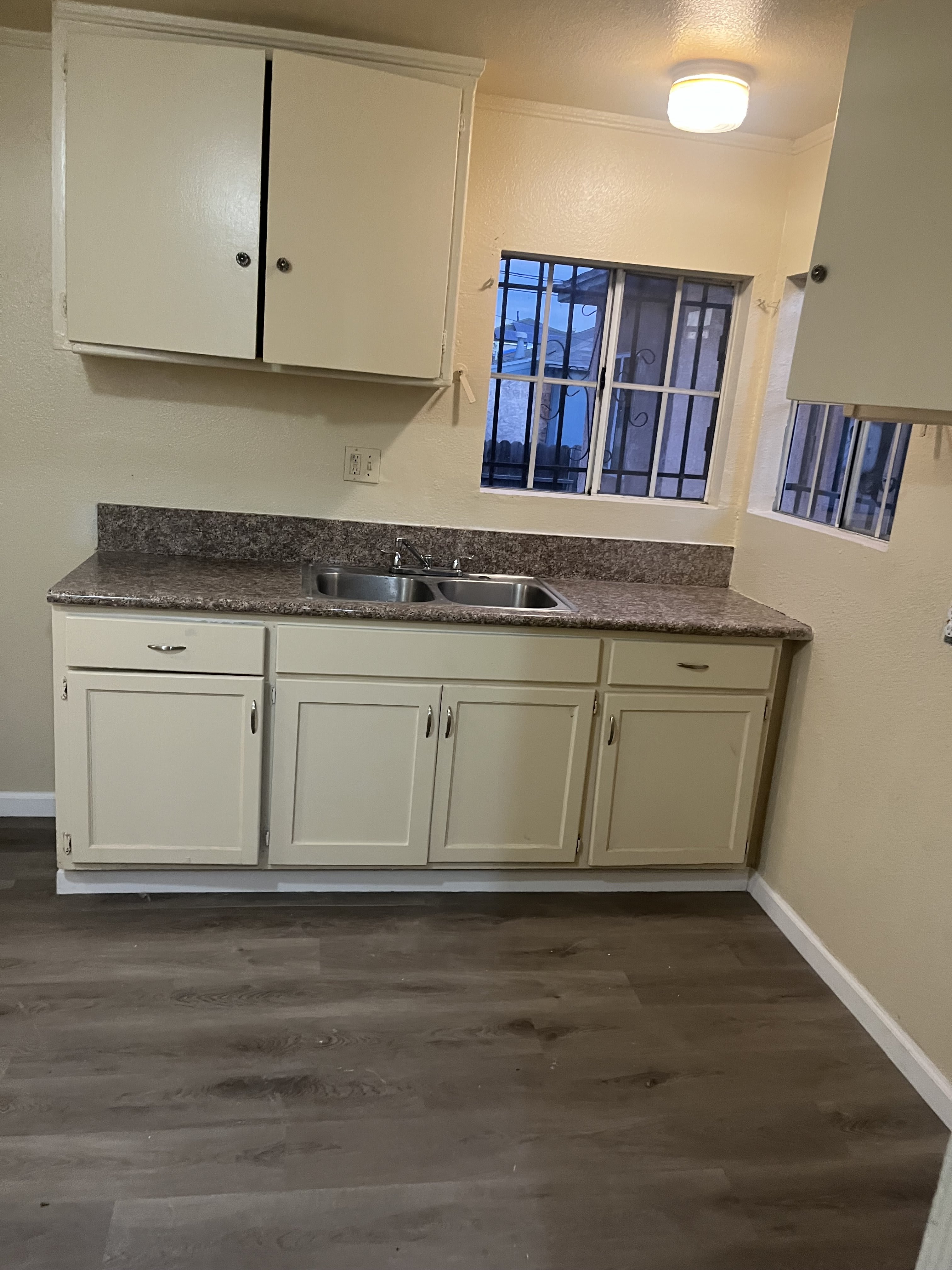 455 W Magnolia St – photo 4