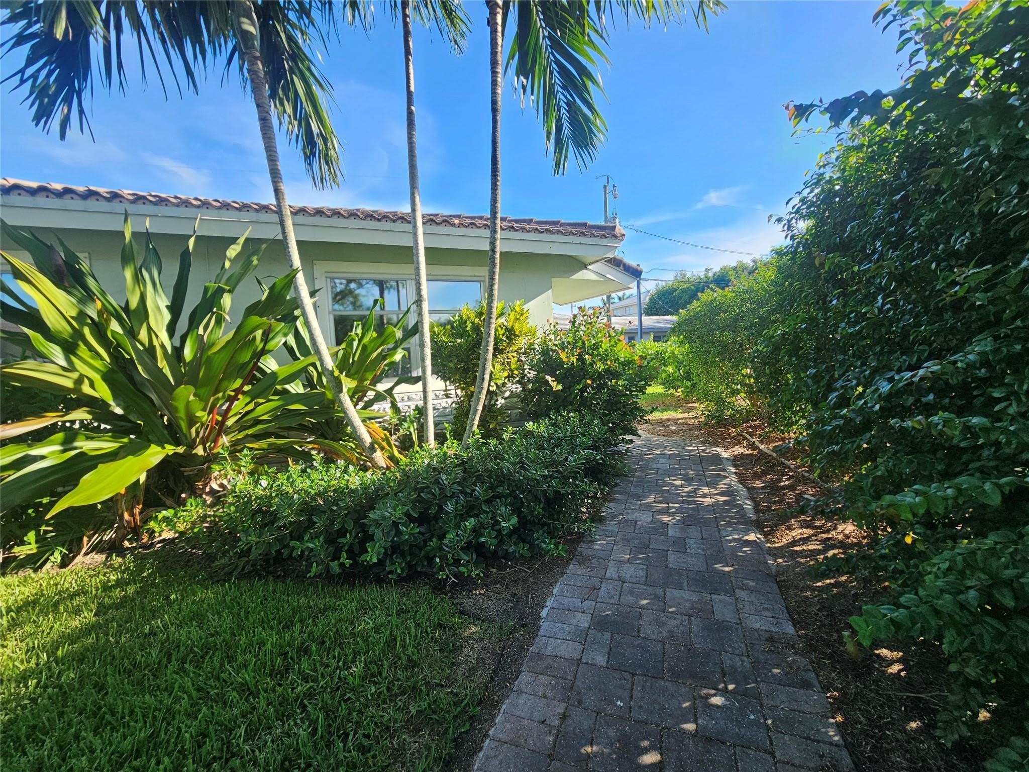 2110 NE 41st Street – photo 4