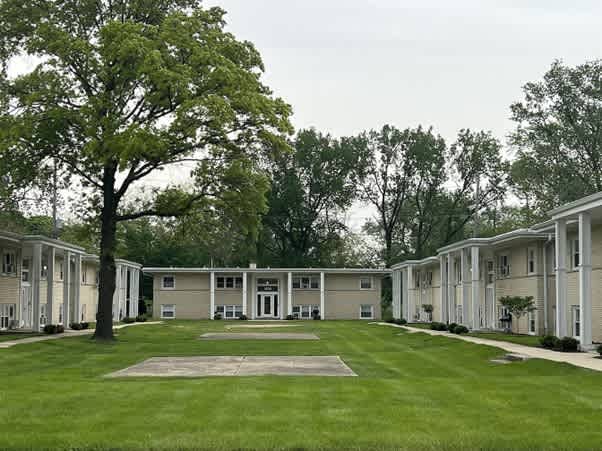 1036 E Division St – photo 2