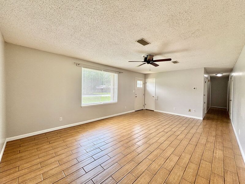 4904 Andrea Lane – photo 4