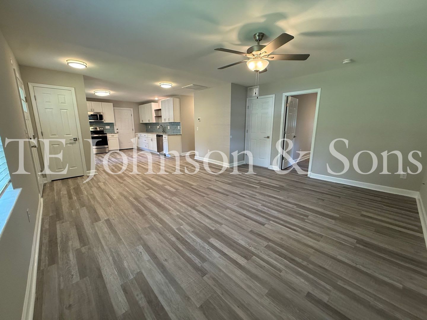 Updated Winston-Salem Home with Quartz Countertops and Modern Finishes – photo 3