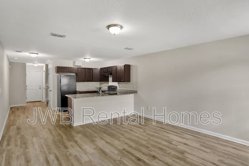 8480 McGirts Village Ln – photo 3