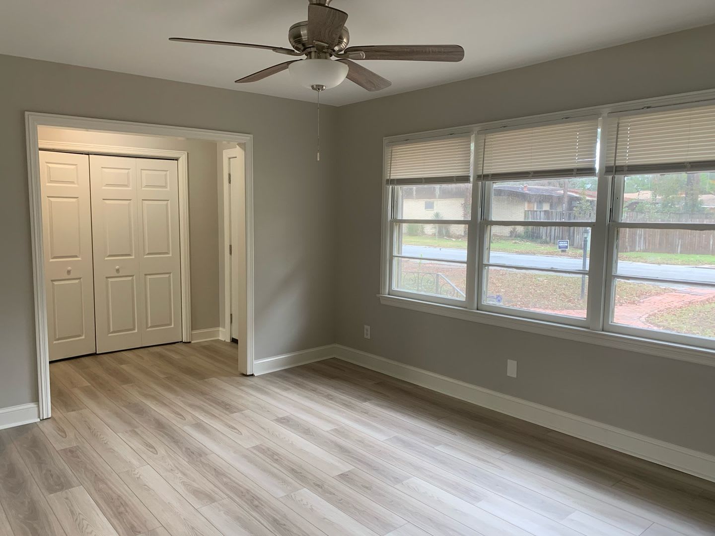 Now Leasing: First Month Free &amp; No Deposit! Two Bedroom Duplex Apartment Near Southside/516 – photo 4