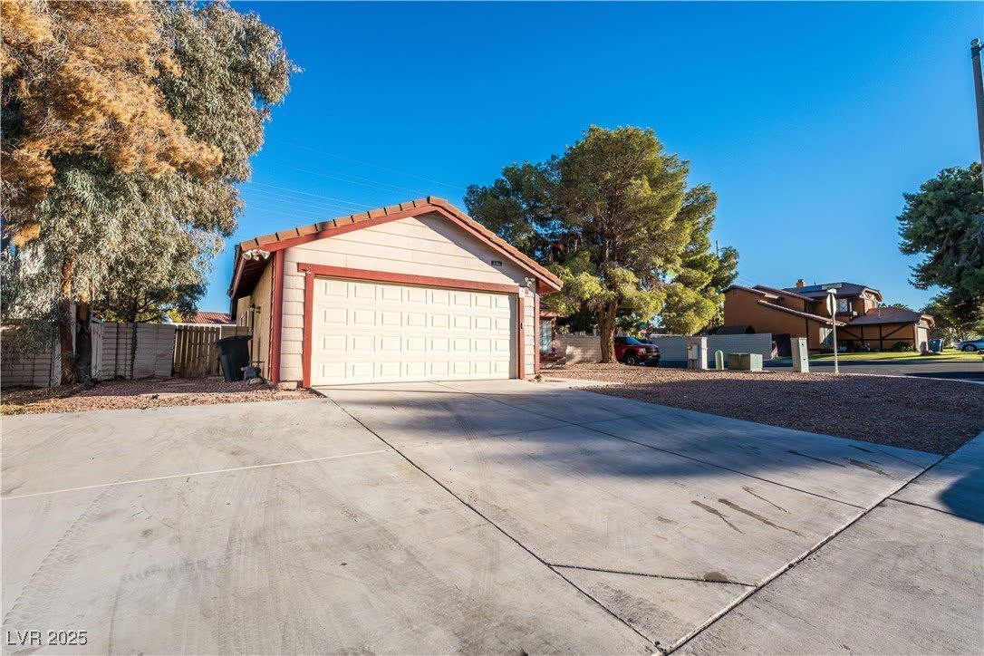 2364 Belvedere Drive – photo 2