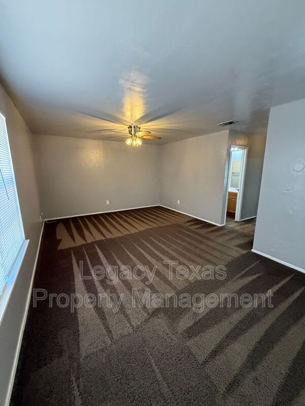 1714 Short ST – photo 3