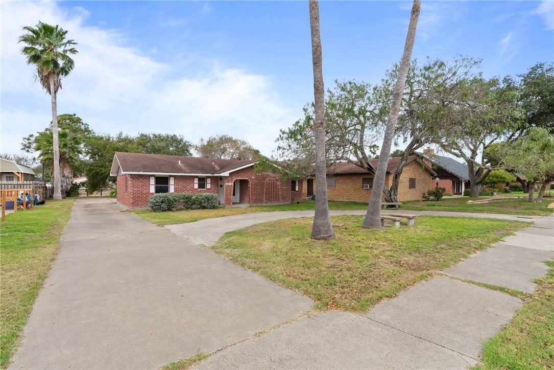 3414 Tahiti Drive – photo 2