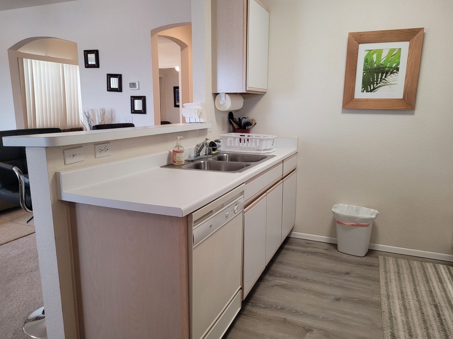 Charming 1-Bedroom Apartment for Short-Term Rental in the Heart of Bullhead City! – photo 5