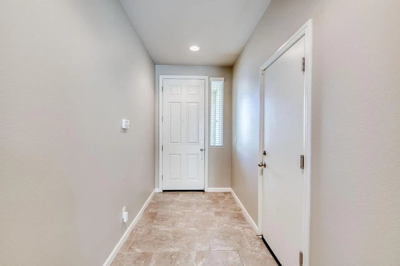 1304 Royalty Way – photo 4