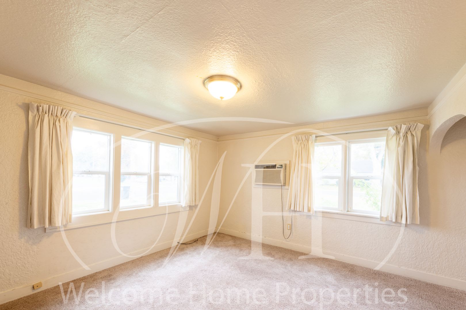 Cozy Home with Storage in Quiet Convenient Location – photo 5