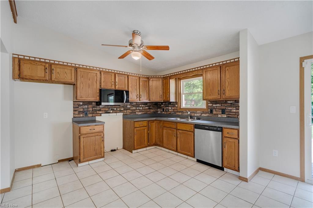 624 Angiline Drive – photo 3