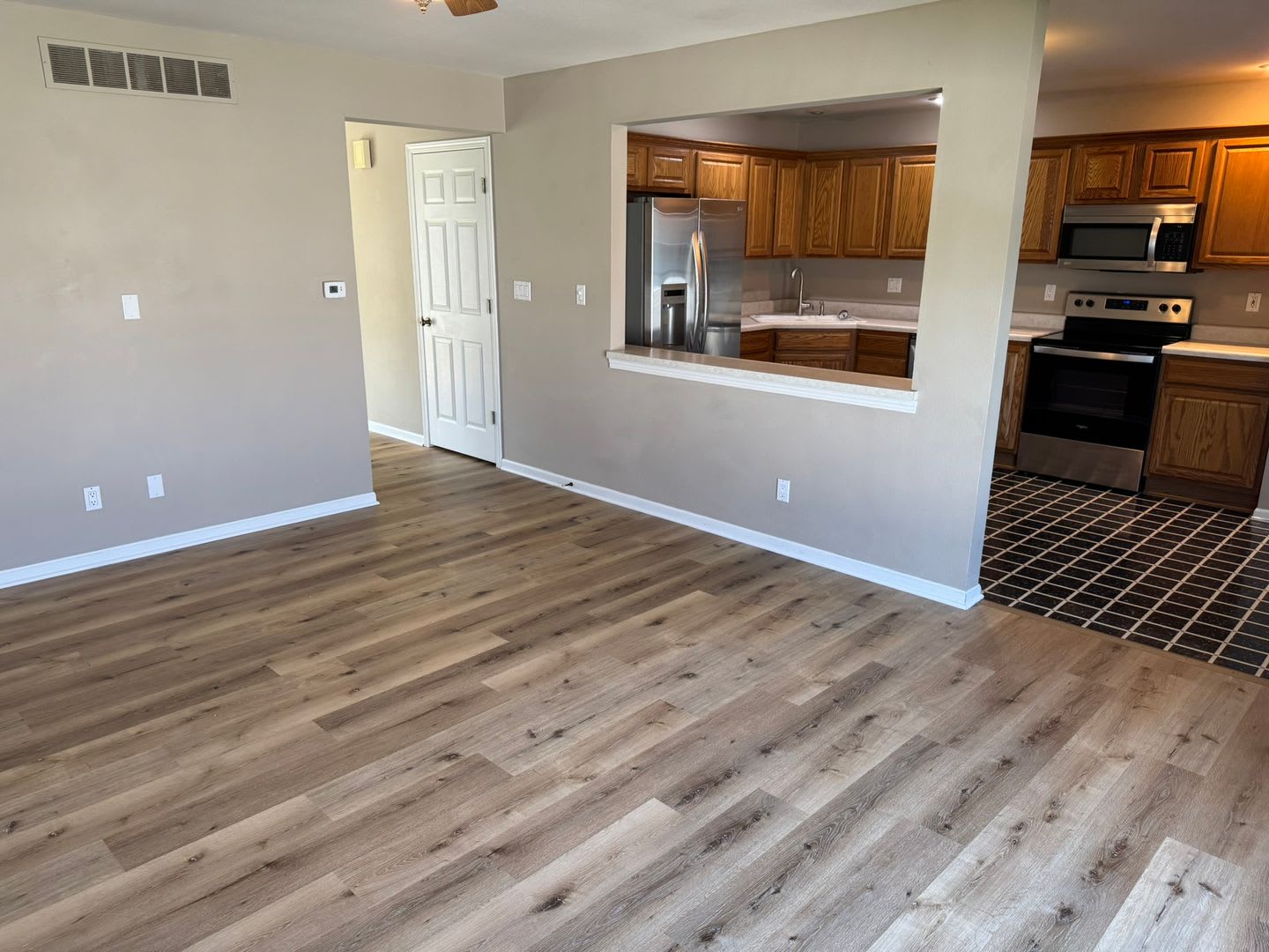 MOVE-IN SPECIAL! $500 OFF FIRST MONTH'S RENT! Large Townhome in North Ames – photo 4