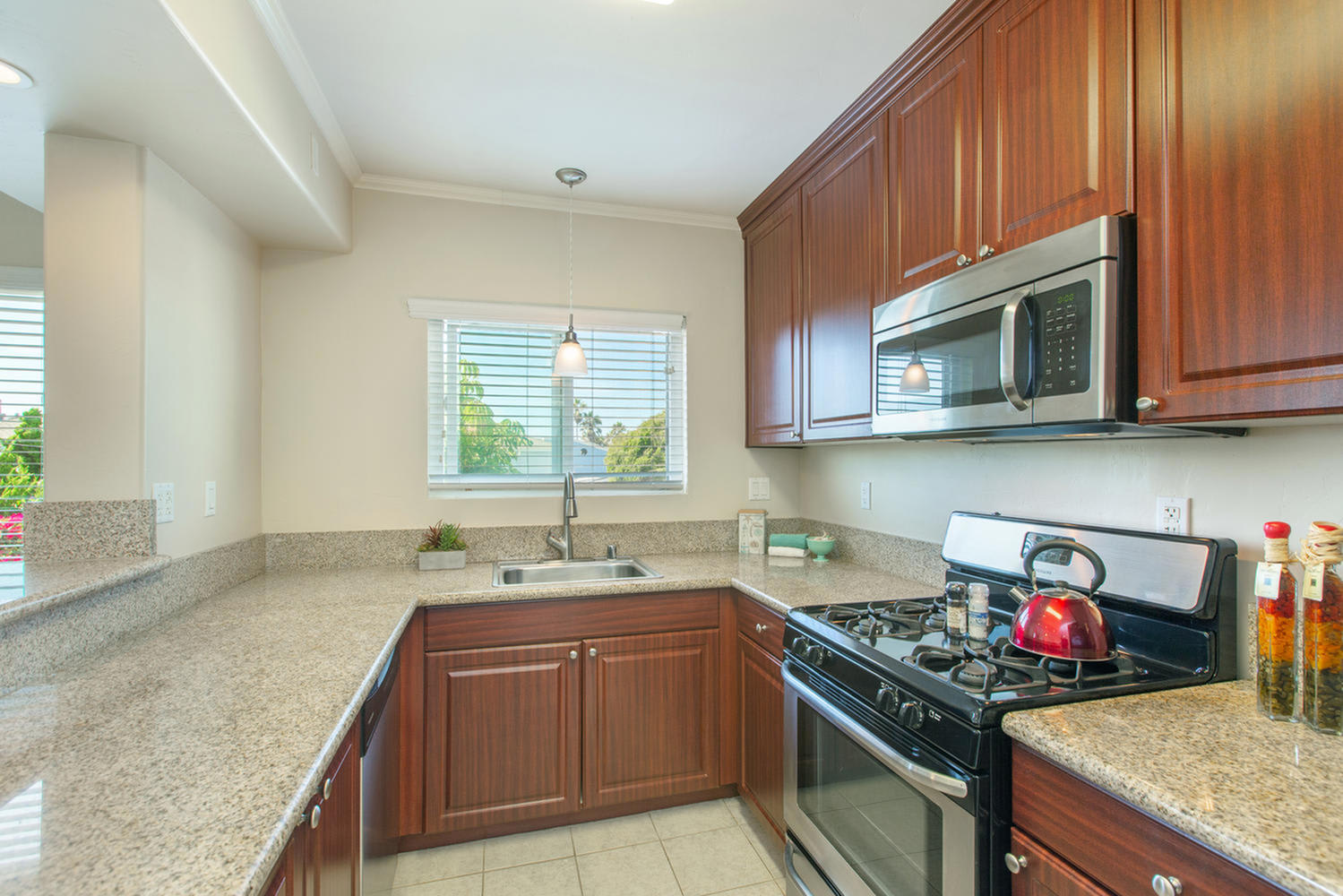 Elan Ocean Walk Apartment Homes – photo 3