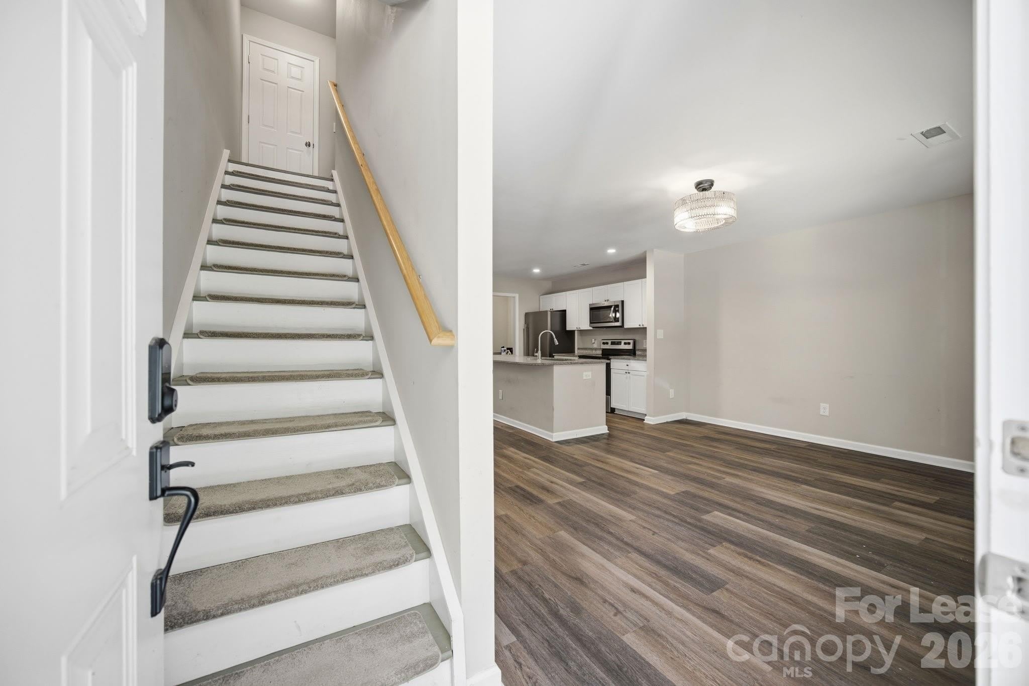 1361 Ontario Drive – photo 5