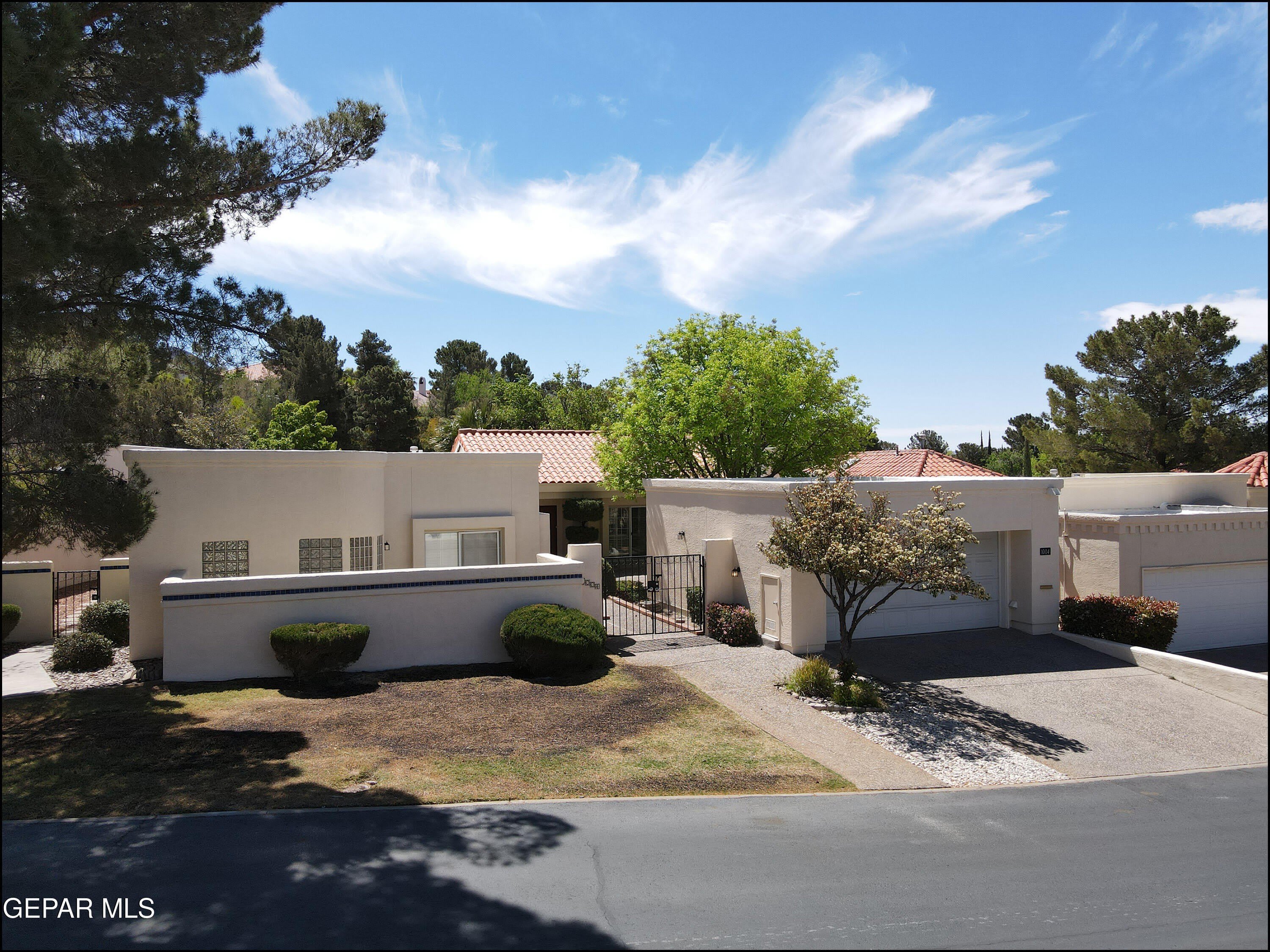 1004 LOS JARDINES Circle – photo 1
